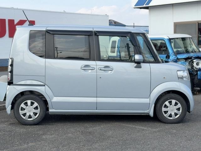 Ｎ－ＢＯＸ Ｇ・Ｌパッケージ　スマートキー　プッシュスタート　電動格納ミラー　ナビ　ワンセグＴＶ　ＣＤ・ＤＶＤ／ＦＭ・ＡＭラジオ　バックカメラ　ＥＴＣ　両側スライドドア（左側電動）（11枚目）