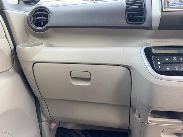 Ｎ－ＢＯＸ Ｇ・Ｌパッケージ　スマートキー　プッシュスタート　電動格納ミラー　ナビ　ワンセグＴＶ　ＣＤ・ＤＶＤ／ＦＭ・ＡＭラジオ　バックカメラ　ＥＴＣ　両側スライドドア（左側電動）（22枚目）