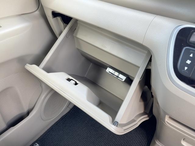 Ｎ－ＢＯＸ Ｇ・Ｌパッケージ　スマートキー　プッシュスタート　電動格納ミラー　ナビ　ワンセグＴＶ　ＣＤ・ＤＶＤ／ＦＭ・ＡＭラジオ　バックカメラ　ＥＴＣ　両側スライドドア（左側電動）（23枚目）