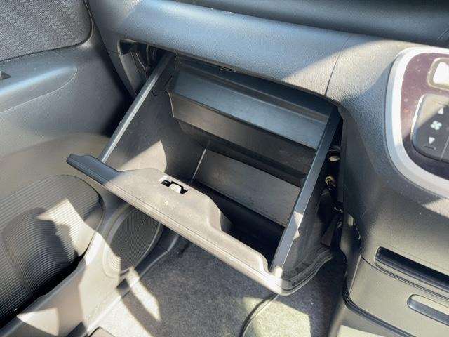 Ｎ－ＢＯＸ＋カスタム Ｇ・Ｌパッケージ　プッシュスタート　スマートキー　電動格納ミラー　ドアバイザー　純正アルミ　両側電動スライドドア　社外ナビ　フルセグＴＶ　バックカメラ　ＥＴＣ（24枚目）