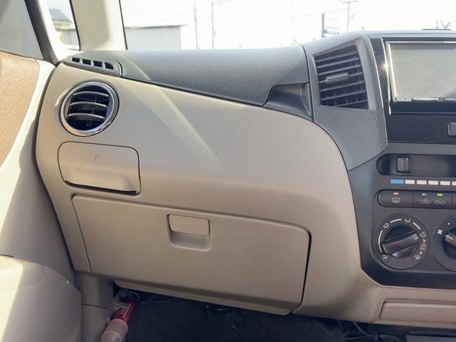 ルークス Ｅ　スマートキー　プッシュスタート　ドアバイザー　純正アルミ　電動格納ミラー　社外ナビ　ワンセグＴＶ　ＣＤ／ＦＭ・ＡＭラジオ　ＥＴＣ　両側スライドドア（23枚目）