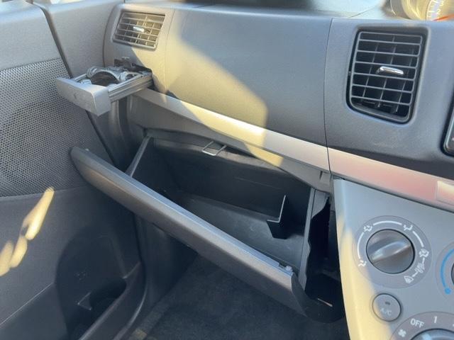 ムーヴ Ｘ　ＶＳ　キーレス　電動格納ウインカー付ドアミラー　ドアバイザー　社外ナビ　ＴＶ　ＣＤ・ＤＶＤ／ＦＭ・ＡＭラジオ　フォグランプ　純正アルミ（22枚目）