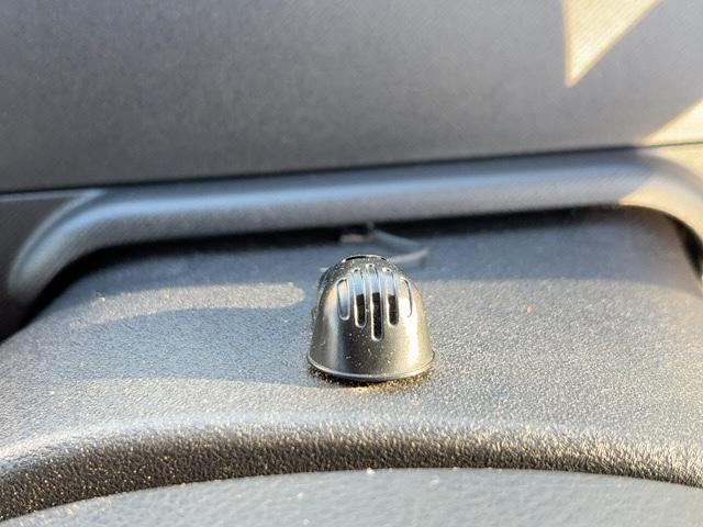 ムーヴ Ｘ　ＶＳ　キーレス　電動格納ウインカー付ドアミラー　ドアバイザー　社外ナビ　ＴＶ　ＣＤ・ＤＶＤ／ＦＭ・ＡＭラジオ　フォグランプ　純正アルミ（24枚目）