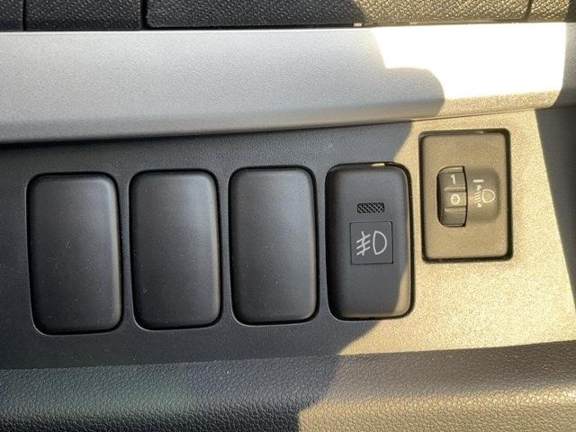 ムーヴ Ｘ　ＶＳ　キーレス　電動格納ウインカー付ドアミラー　ドアバイザー　社外ナビ　ＴＶ　ＣＤ・ＤＶＤ／ＦＭ・ＡＭラジオ　フォグランプ　純正アルミ（25枚目）