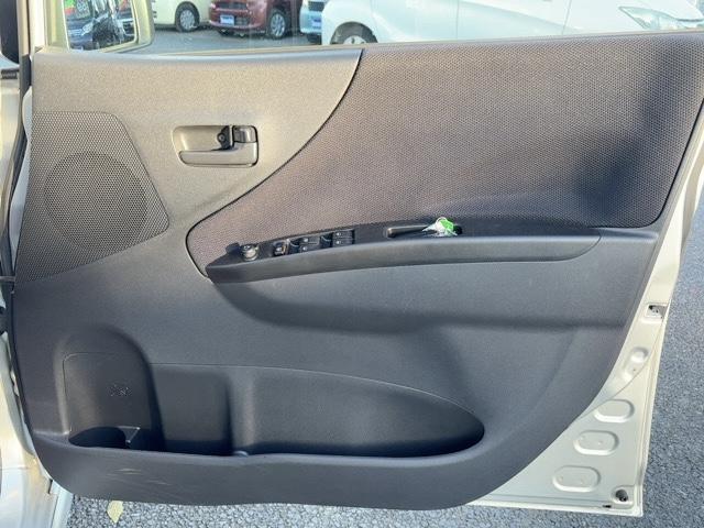 ムーヴ Ｘ　ＶＳ　キーレス　電動格納ウインカー付ドアミラー　ドアバイザー　社外ナビ　ＴＶ　ＣＤ・ＤＶＤ／ＦＭ・ＡＭラジオ　フォグランプ　純正アルミ（30枚目）