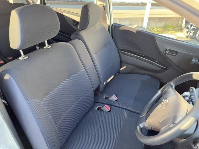 ムーヴ Ｘ　ＶＳ　キーレス　電動格納ウインカー付ドアミラー　ドアバイザー　社外ナビ　ＴＶ　ＣＤ・ＤＶＤ／ＦＭ・ＡＭラジオ　フォグランプ　純正アルミ（31枚目）