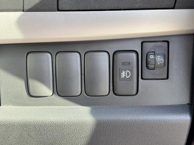 ムーヴ Ｘ　ＶＳ　ＩＩＩ　キーレス　ドアバイザー　純正アルミ　電動格納ウインカー付ミラー　純正ナビ　ＣＤ・ＳＤ／ＦＭ／ＡＭラジオ　ワンセグＴＶ　ＥＴＣ　スペアタイヤ（27枚目）