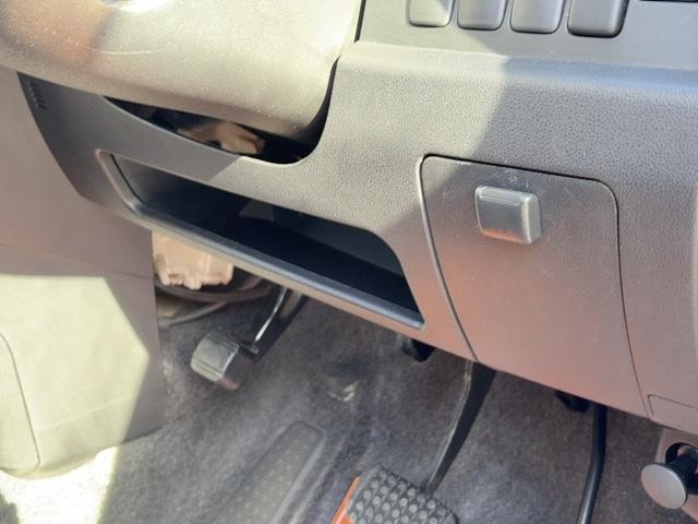 ムーヴ Ｘ　ＶＳ　ＩＩＩ　キーレス　ドアバイザー　純正アルミ　電動格納ウインカー付ミラー　純正ナビ　ＣＤ・ＳＤ／ＦＭ／ＡＭラジオ　ワンセグＴＶ　ＥＴＣ　スペアタイヤ（29枚目）