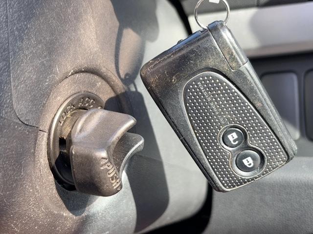 ムーヴ Ｘ　ＶＳ　ＩＩＩ　キーレス　ドアバイザー　純正アルミ　電動格納ウインカー付ミラー　純正ナビ　ＣＤ・ＳＤ／ＦＭ／ＡＭラジオ　ワンセグＴＶ　ＥＴＣ　スペアタイヤ（30枚目）