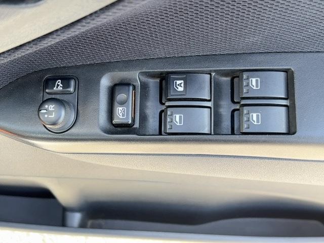 ムーヴ Ｘ　ＶＳ　ＩＩＩ　キーレス　ドアバイザー　純正アルミ　電動格納ウインカー付ミラー　純正ナビ　ＣＤ・ＳＤ／ＦＭ／ＡＭラジオ　ワンセグＴＶ　ＥＴＣ　スペアタイヤ（31枚目）