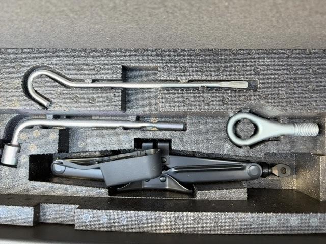 ムーヴ Ｘ　ＶＳ　ＩＩＩ　キーレス　ドアバイザー　純正アルミ　電動格納ウインカー付ミラー　純正ナビ　ＣＤ・ＳＤ／ＦＭ／ＡＭラジオ　ワンセグＴＶ　ＥＴＣ　スペアタイヤ（41枚目）