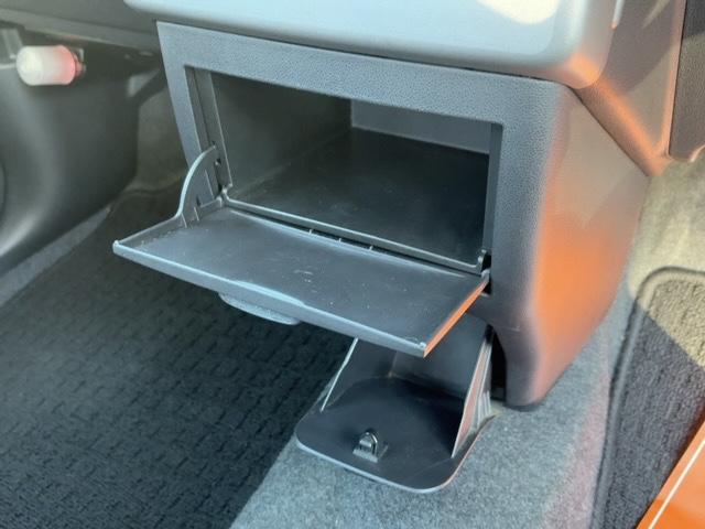 ムーヴコンテ カスタム　Ｘ　純正アルミ　ドアバイザー　電動格納ウインカー付ミラー　フォグランプ　キーレス　社外ＣＤ．ラジオ　スペアタイヤ（18枚目）