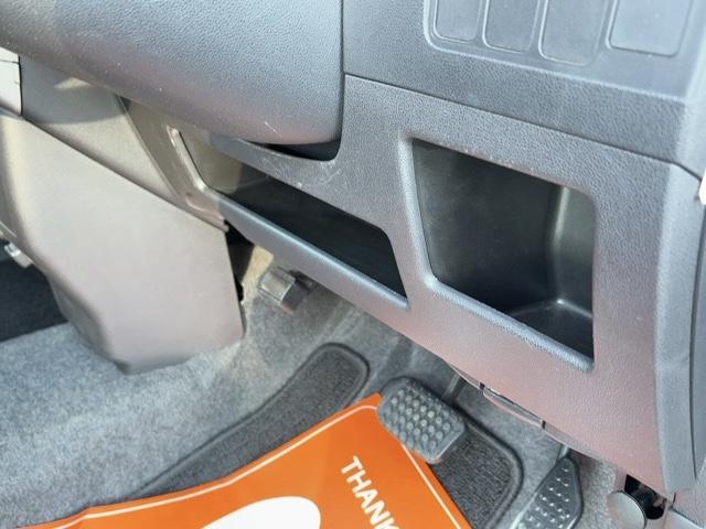 ムーヴコンテ カスタム　Ｘ　純正アルミ　ドアバイザー　電動格納ウインカー付ミラー　フォグランプ　キーレス　社外ＣＤ．ラジオ　スペアタイヤ（25枚目）