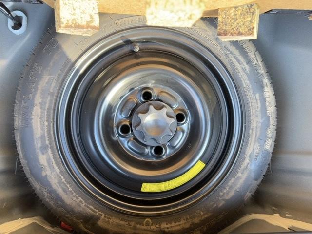 ムーヴコンテ カスタム　Ｘ　純正アルミ　ドアバイザー　電動格納ウインカー付ミラー　フォグランプ　キーレス　社外ＣＤ．ラジオ　スペアタイヤ（37枚目）