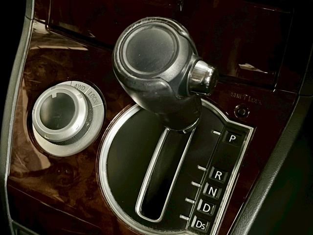 デリカD:5 シャモニー アーバンカーキボディ・1.5インチリフトアップ・レアマイスター16AW・両側電動スライドドア・ナビ・TV・バックカメラ・ETC(61枚目)