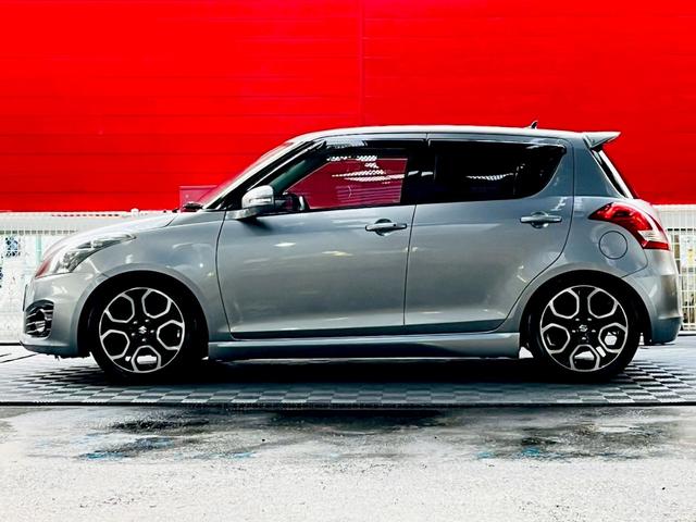 綺麗な状態を保てるようボディコーティングにも力を入れております！施工することによってツヤも復活し、洗車も大変楽になります！ご納車後のボディメンテナンスもぜひお任せください！