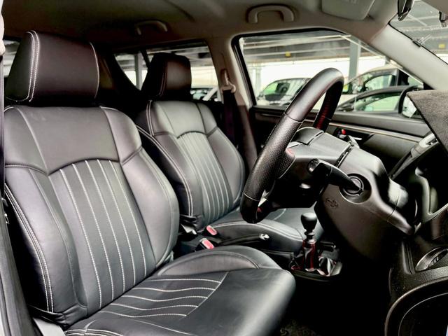 柔らかい座面でドライバーの身体をしっかり支えます。