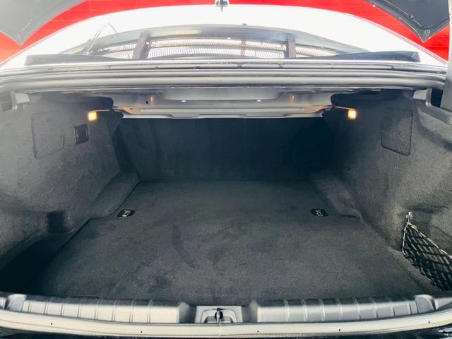 ギブリ ベースグレード　黒革シート・サンルーフ・Ｓグレード１９インチＡＷ・ナビ・Ｂｌｕｅｔｏｏｔｈ・バックカメラ・後席パワーシート・本革巻きステアリング（10枚目）