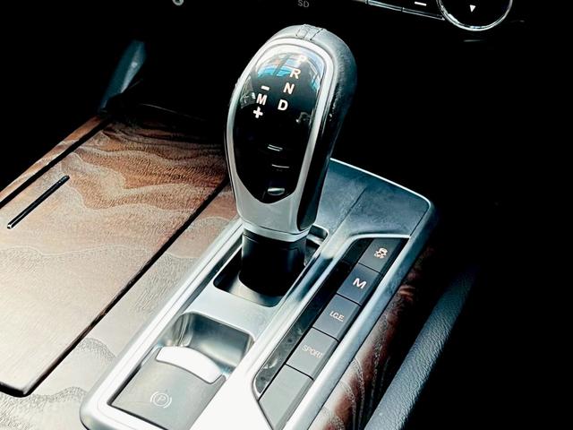 ギブリ ベースグレード　黒革シート・サンルーフ・Ｓグレード１９インチＡＷ・ナビ・Ｂｌｕｅｔｏｏｔｈ・バックカメラ・後席パワーシート・本革巻きステアリング（61枚目）