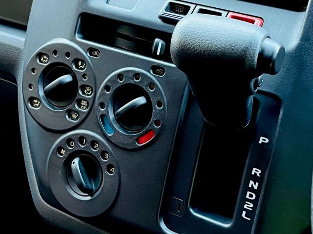 タウンエースバン ＧＬ　車中泊仕様・ブラウンシート・ナビ・ＴＶ・Ｂｌｕｅｔｏｏｔｈ・バックカメラ・ＥＴＣ・ルーフキャリア（18枚目）