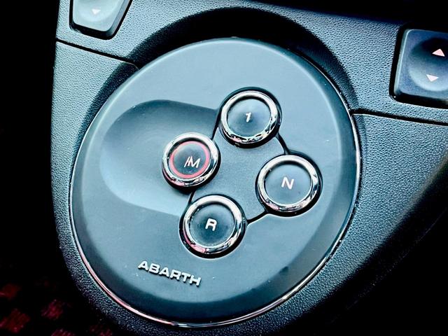 アバルト５９５ ツーリズモ　１オーナー・本革・ＥＴＣ・純正オーディオ（20枚目）