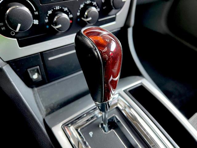 5.7HEMI ディーラー車 左ハンドル ナビ TV Bluetooth バックカメラ クルーズコントロール 20インチAW(62枚目)