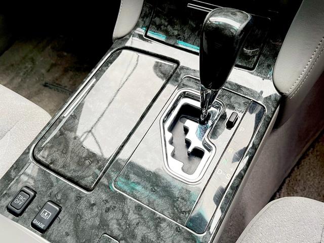 クラウン ロイヤルサルーンＧ　ナビ・ＥＴＣ・クルーズコントロール・全席電動パワーシート・バックカメラ・純正１６インチアルミホイール（35枚目）