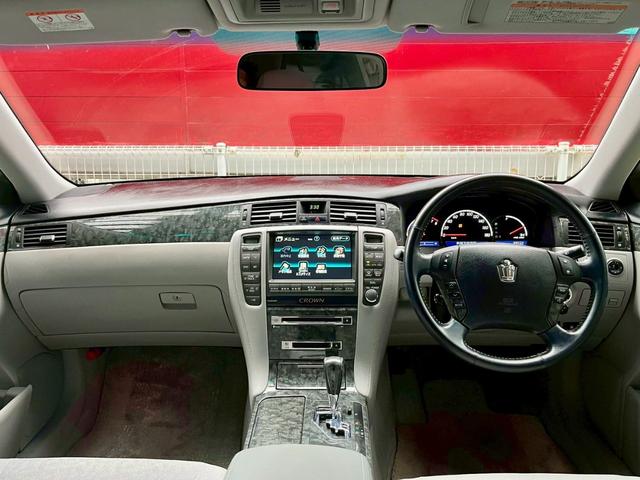 クラウン ロイヤルサルーンＧ　ナビ・ＥＴＣ・クルーズコントロール・全席電動パワーシート・バックカメラ・純正１６インチアルミホイール（41枚目）