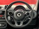 ステアリング左右のスイッチで、各種設定や車両情報などのディスプレイ表示の切り替えができます。