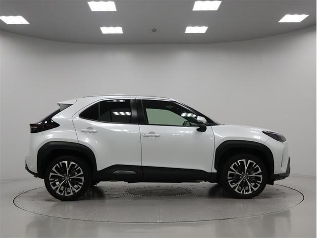 ヤリスクロス ハイブリッドＺ　アドベンチャー　トヨタ認定中古車　禁煙　パノラミックビューモニター　純正ＤＡナビ　ＥＴＣ２．０　前後ドライブレコーダー　ブラインドスポットモニター　クリアランスソナー　自動（衝突被害軽減）ブレーキ（5枚目）