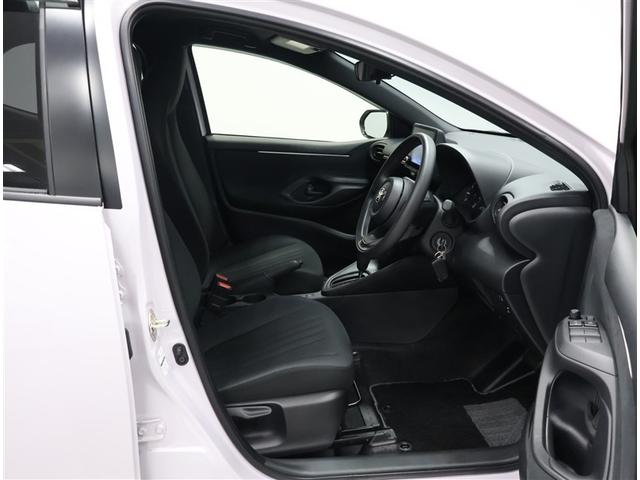 ヤリス Ｘ　トヨタ認定中古車　ワンオーナー　純正ＤＡナビ　フルセグＴＶ　バックカメラ　前後ドライブレコーダー　キーレスエントリー　クリアランスソナー　自動（衝突被害軽減）ブレーキ（12枚目）