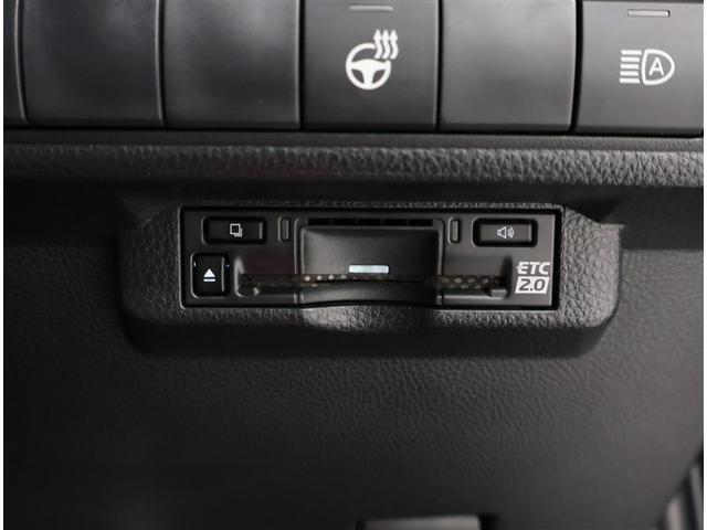 窓を開けずに料金所を通過できる今やもう必需品のＥＴＣ！インパネにスッキリ装着したビルトインタイプです♪ＥＴＣカードの入れ忘れ・抜き忘れを音声やアラームで教えてくれるので、入れ忘れ・抜き忘れを防げます♪