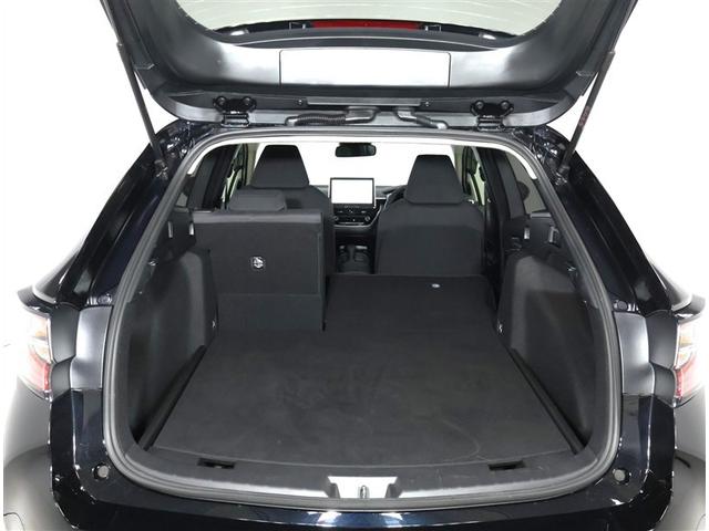 便利な６：４分割可倒式シートです。収納と乗車人数のバランスに優れています♪荷物の大きさに応じたラゲージスペースをフレキシブルに作り出せるので、シーンに応じた使い方ができます♪