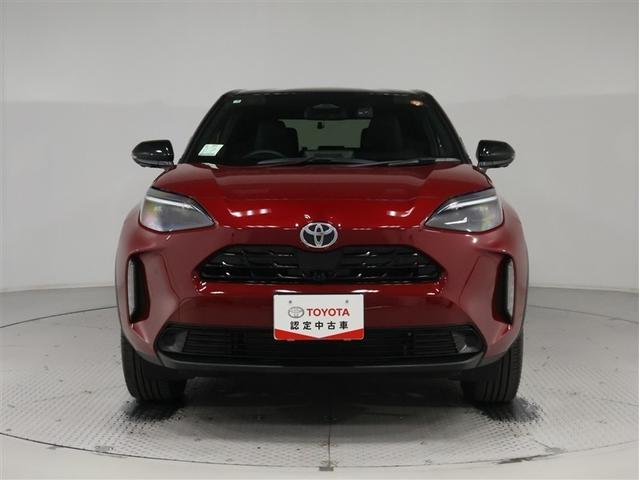 ヤリスクロス ハイブリッドＺ　トヨタ認定中古車　禁煙　弊社元試乗車　純正ディスプレイオーディオ　ＥＴＣ２．０　パノラミックビューモニター　前後ドラレコ　シートヒーター　ハンズフリーパワーバックドア　スマートキー　ＡＣ１００Ｖ電源（6枚目）