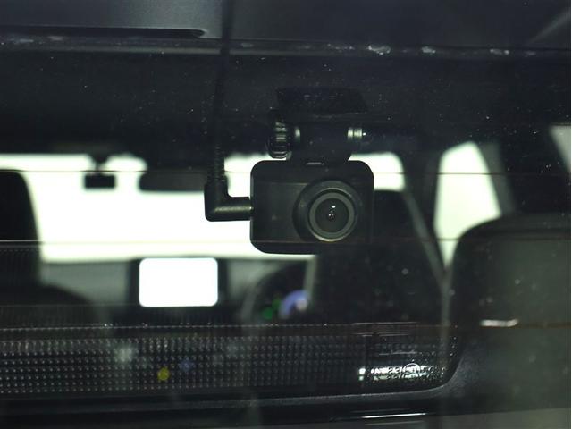 ヤリスクロス ハイブリッドＺ　トヨタ認定中古車　禁煙　弊社元試乗車　純正ディスプレイオーディオ　ＥＴＣ２．０　パノラミックビューモニター　前後ドラレコ　シートヒーター　ハンズフリーパワーバックドア　スマートキー　ＡＣ１００Ｖ電源（14枚目）