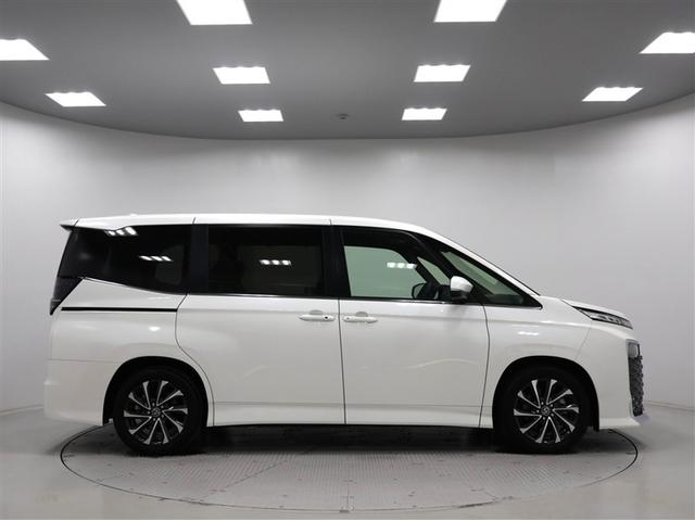 ヴォクシー Ｓ－Ｚ　トヨタ認定中古車　禁煙　ワンオーナー　純正ディスプレイオーディオ　フルセグＴＶ　バックカメラ　ＥＴＣ２．０　前後ドラレコ　ブラインドスポットモニター　パワーバックドア　自動（衝突被害軽減）ブレーキ（5枚目）