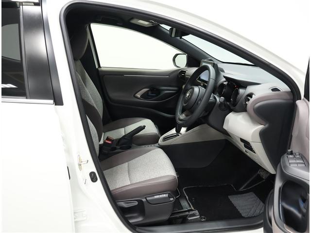 ヤリス ハイブリッドZ トヨタ認定中古車 禁煙 ワンオーナー 純正DAナビ バックカメラ ETC スマートキー LEDヘッドライト クリアランスソナー シートヒーター 自動(衝突被害軽減)ブレーキ(12枚目)