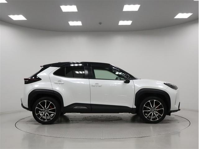 ヤリスクロス ＧＲスポーツ　ワンオーナー　パノラミックビューモニター　ディスプレイオーディオ　フルセグＴＶ　ＥＴＣ２．０　ブラインドスポットモニター　クリアランスソナー　シートヒーター　自動（衝突被害軽減）ブレーキ（5枚目）