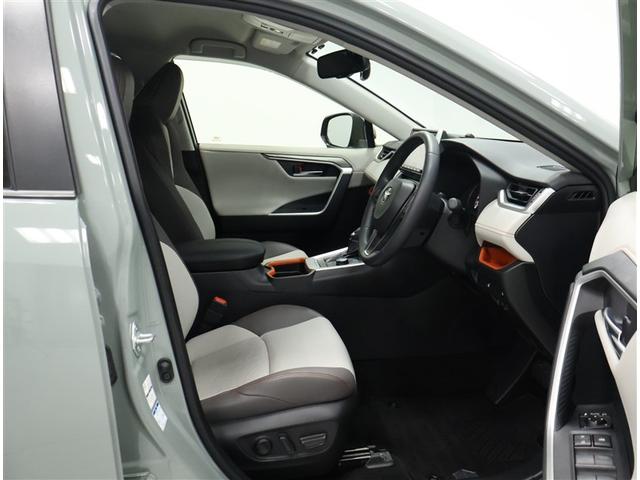 ���F���̂悢�C���p�l����ł��I����X�C�b�`��J�b�v�z���_�[���g���₷���ʒu�ɔz�u����Ă��܂���