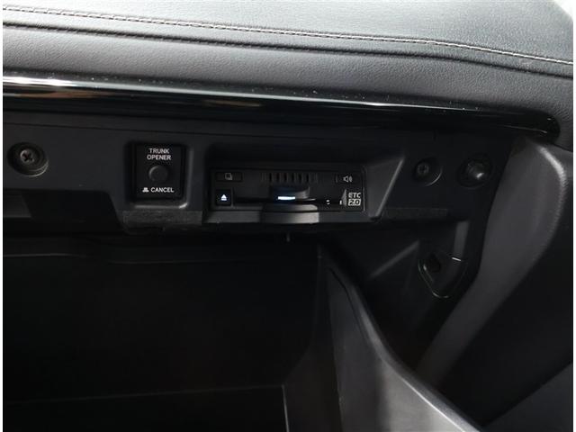 �����J�����ɗ�������ʉ߂ł��鍡������K���i�̂d�s�b�I�C���p�l�ɃX�b�L�����������r���g�C���^�C�v�ł���d�s�b�J�[�h�̓���Y��E�����Y���������A���[���ŋ����Ă����̂ŁA����Y��E�����Y���h���܂���