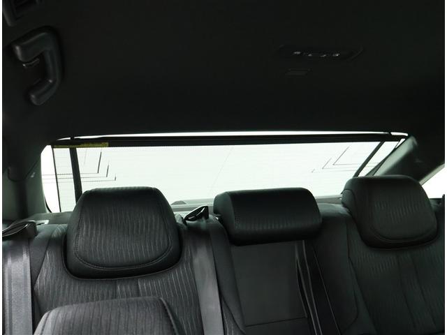 �w�ォ��̗z�˂����ɘa���A��Ȃ̉��K�������߂Ă���郊���T���V�F�[�h����������Ă��܂���