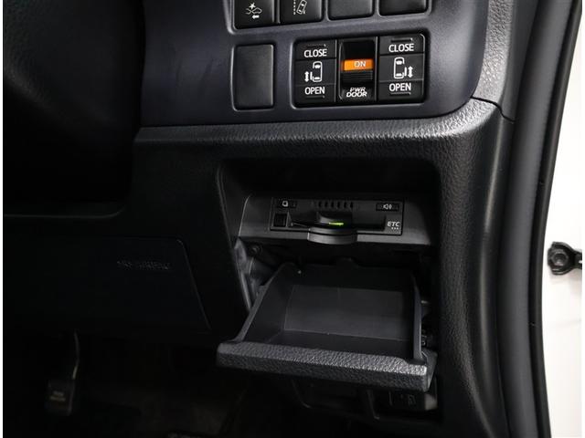 �����J�����ɗ�������ʉ߂ł��鍡������K���i�̂d�s�b�I�C���p�l�ɃX�b�L�����������r���g�C���^�C�v�ł���d�s�b�J�[�h�̓���Y��E�����Y���������A���[���ŋ����Ă����̂ŁA����Y��E�����Y���h���܂���