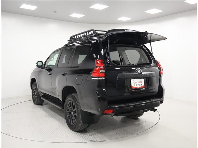 �o�b�N�h�A�K���X�n�b�`�����I�o�b�N�h�A���J�����ɉו��̏o�����ꂪ�\�I�o�b�N�h�A���J���X�y�[�X�̂Ȃ��������ԏ�Ȃǂł��A�N���}��O���Ɉړ������邱�ƂȂ��ו������o�����Ƃ��ł��܂���