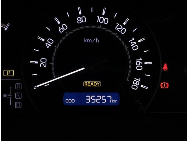 ヴォクシー ハイブリッドＺＳ　煌ＩＩＩ　トヨタ認定中古車　ワンオーナー　１０インチ純正ナビ　フルセグＴＶ　バックカメラ　ＥＴＣ２．０　クリアランスソナー　両側パワースライドドア　シートヒーター　自動（衝突被害軽減）ブレーキ（12枚目）