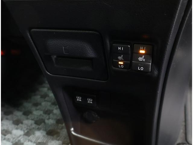 ヴォクシー ハイブリッドＺＳ　煌ＩＩＩ　トヨタ認定中古車　ワンオーナー　１０インチ純正ナビ　フルセグＴＶ　バックカメラ　ＥＴＣ２．０　クリアランスソナー　両側パワースライドドア　シートヒーター　自動（衝突被害軽減）ブレーキ（16枚目）