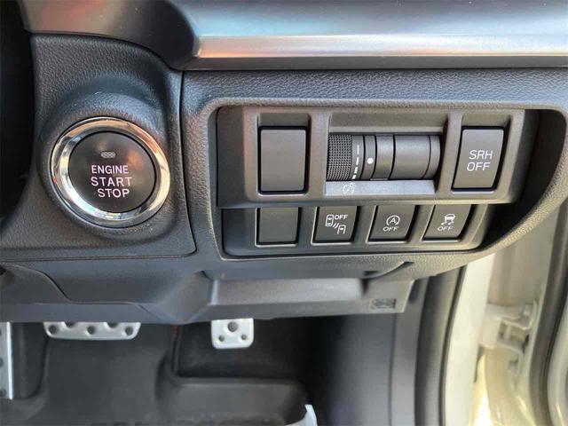 ＸＶ ２．０ｉ－Ｓ　アイサイト　４ＷＤ　ドライブレコーダー　ＥＴＣ　バックカメラ　オートクルーズコントロール　レーンアシスト　衝突被害軽減システム　ナビ　オートライト　ＬＥＤヘッドランプ　アルミホイール　スマートキー（6枚目）