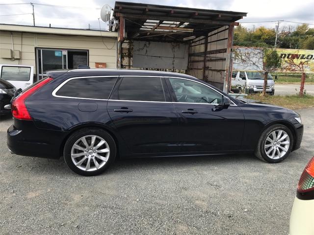 Ｖ９０ Ｔ５　モメンタム　３６０度カメラ　アダブティブクルーズ　ナビＴＶ　パワーバックドア　ＢＬＳ　衝突軽減ブレーキ　レーンキープ　　　黒皮パワーシートヒーター　前後ドラレコ（4枚目）