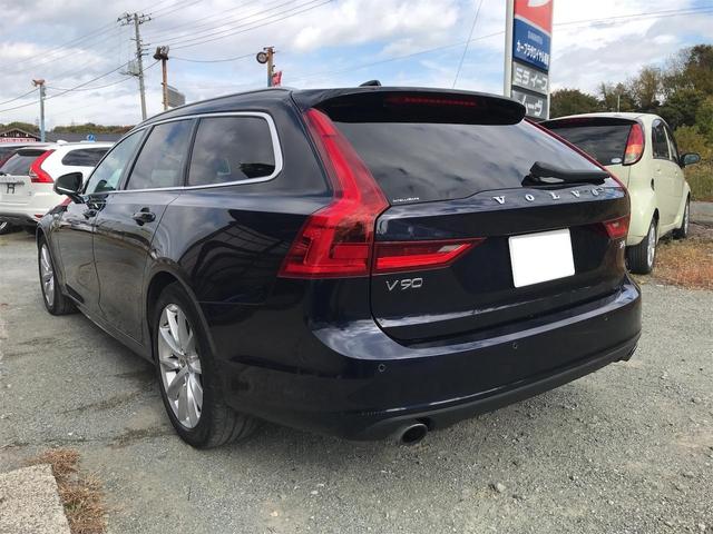 Ｖ９０ Ｔ５　モメンタム　３６０度カメラ　アダブティブクルーズ　ナビＴＶ　パワーバックドア　ＢＬＳ　衝突軽減ブレーキ　レーンキープ　　　黒皮パワーシートヒーター　前後ドラレコ（9枚目）