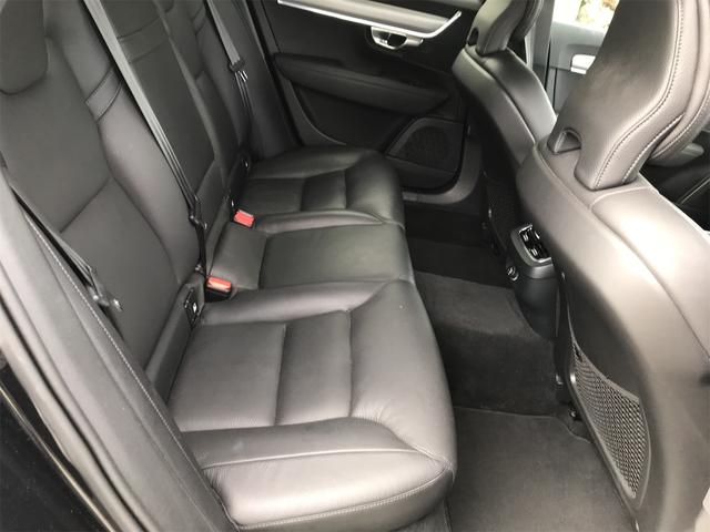 Ｖ９０ Ｔ５　モメンタム　３６０度カメラ　アダブティブクルーズ　ナビＴＶ　パワーバックドア　ＢＬＳ　衝突軽減ブレーキ　レーンキープ　　　黒皮パワーシートヒーター　前後ドラレコ（14枚目）