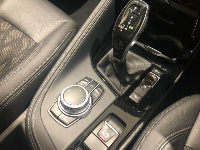 xDrive 18d xライン 弊社デモンストレーションカー ヘッドアップディスプレイ 禁煙 前車追従機能 ハーフレザーシート オートトランク 衝突軽減ブレーキ バックカメラ 前後センサー Bluetooth/USB 18インチAW(30枚目)